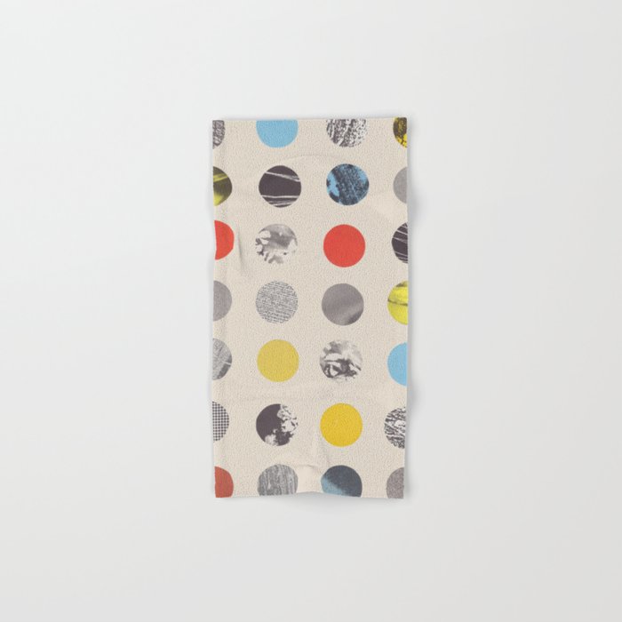 Paper Pattern / Circles Bath Towel Gallery Image 1