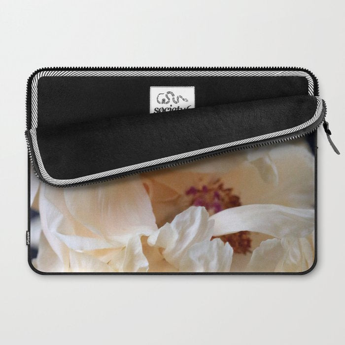 Pearl Laptop Sleeve Gallery Image 2