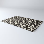 Retro Black & White Smiley Flower Pattern Rug Gallery Image 3