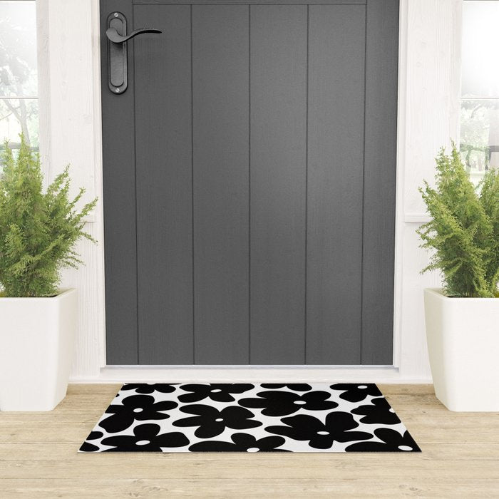 Black & White Flower - 70's Daisies Welcome Mat Gallery Image 3