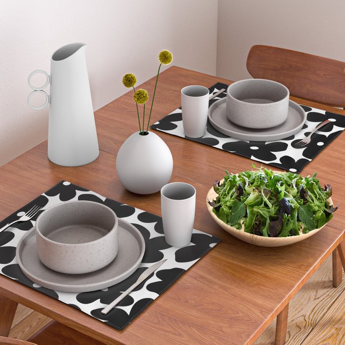 Black & White Flower - 70's Daisies Placemat Gallery Image 2