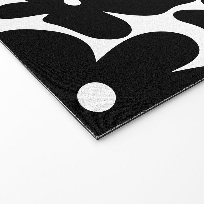 Black & White Flower - 70's Daisies Welcome Mat Gallery Image 2