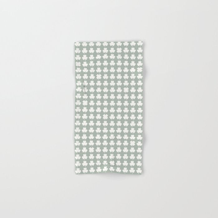 Clovers XXXV Neutral Green Botanical Pattern Bath Towel Gallery Image 1