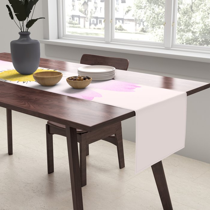 White and Pink Daisy Table Runner Gallery Image 2