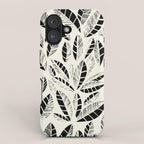 Wildlife Safari Laeves black ´n white iPhone Case Gallery Image 1