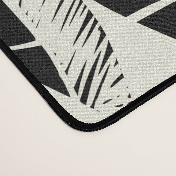 Wildlife Safari Laeves black ´n white Desk Mat Gallery Image 4