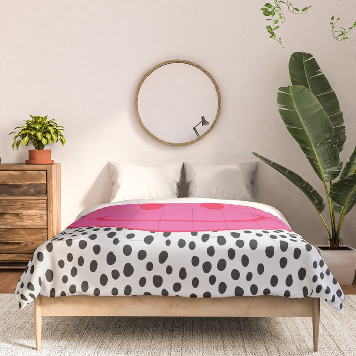 Cute Pink and Red Smiley Face on Black and White Background Comforter Gallery Image 3