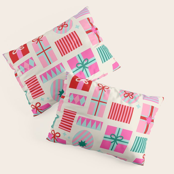 Retro Geometric Christmas Gift pattern on Cream Pillow Sham Gallery Image 3
