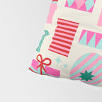 Retro Geometric Christmas Gift pattern on Cream Pillow Sham Gallery Image 4