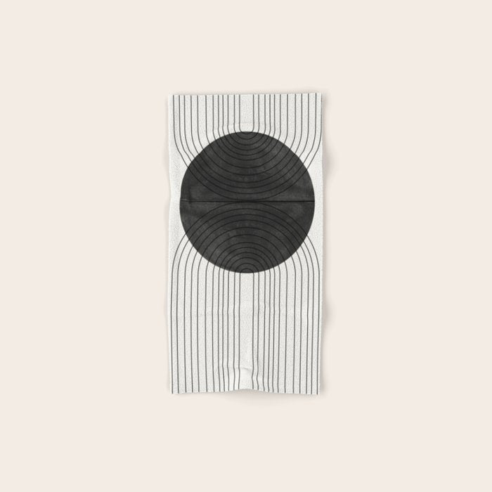 Line Art and Circle Bath Towel Gallery Image 1
