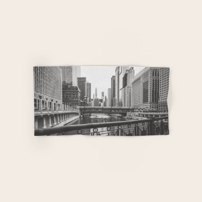 Chicago River Black and White Bath Towel Gallery Image 1