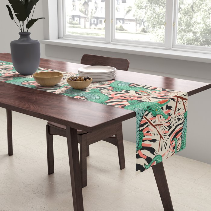 BAZAAR MAXIMA GATOR Table Runner Gallery Image 2
