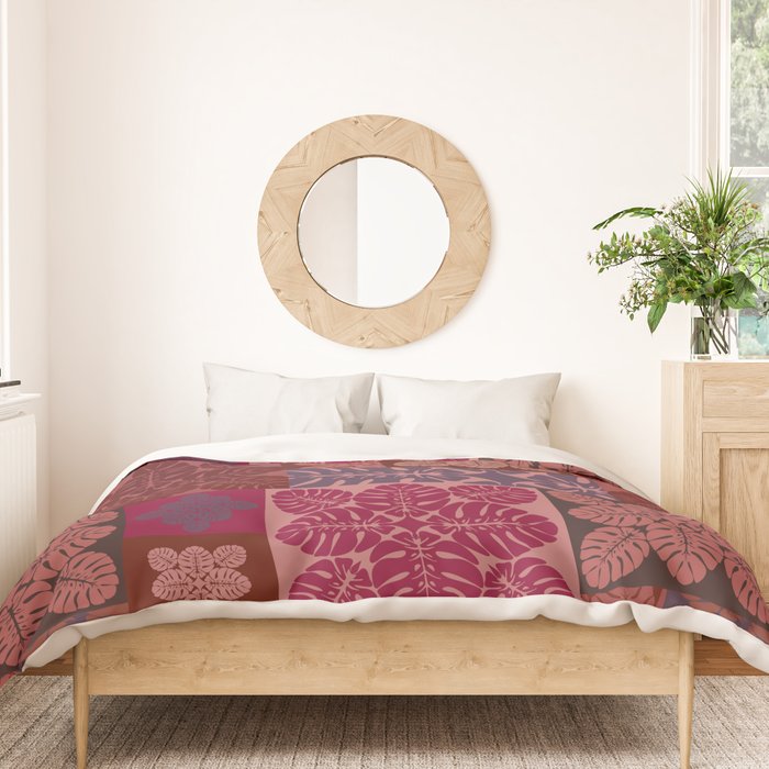 Hawaiian quilt Monstera pattern in maroon Duvet Cover Gallery Image 3
