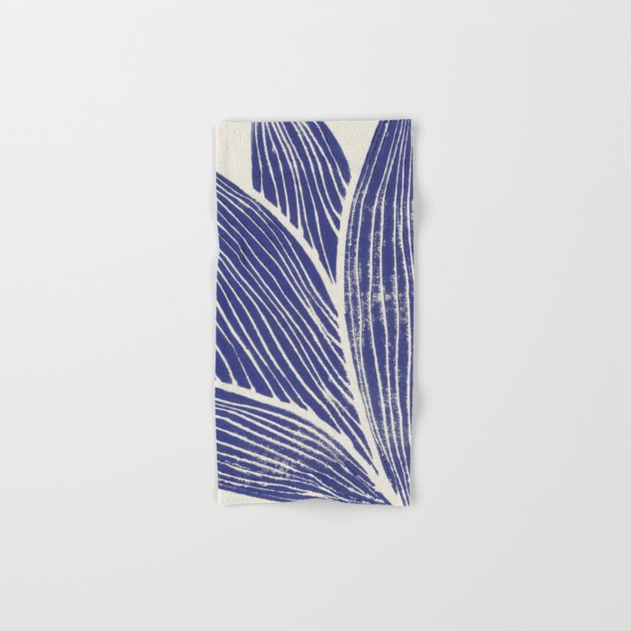 Giant Bloom Bath Towel Gallery Image 1