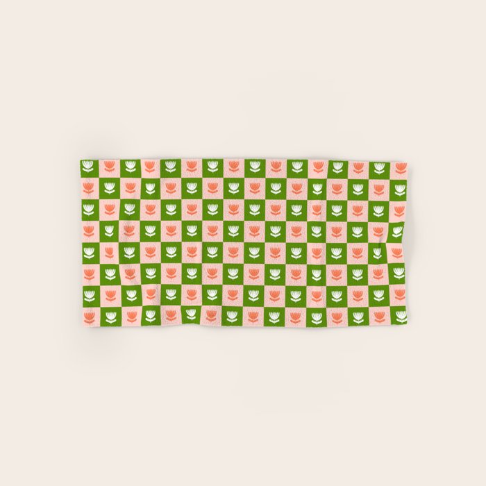 Retro Checkered Tulips Pattern - Pink and Green Bath Towel Gallery Image 1