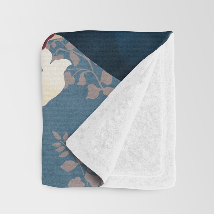 Cottage Iris View Throw Blanket Gallery Image 3