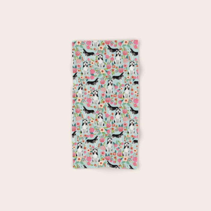 Husky dog breed must have gifts for dog person husky owner presents Bath Towel Gallery Image 1