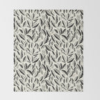Wildlife Safari Laeves black ´n white Throw Blanket Gallery Image 2
