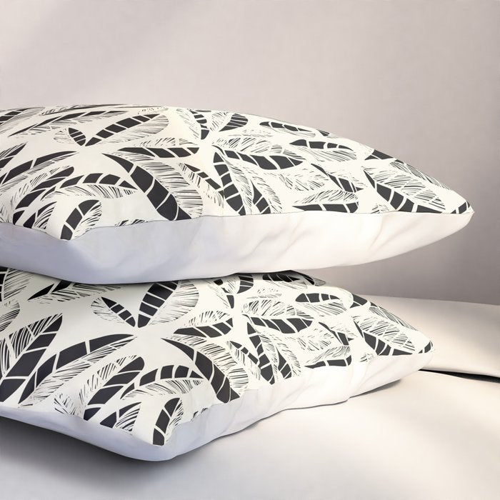 Wildlife Safari Laeves black ´n white Pillow Sham Gallery Image 3