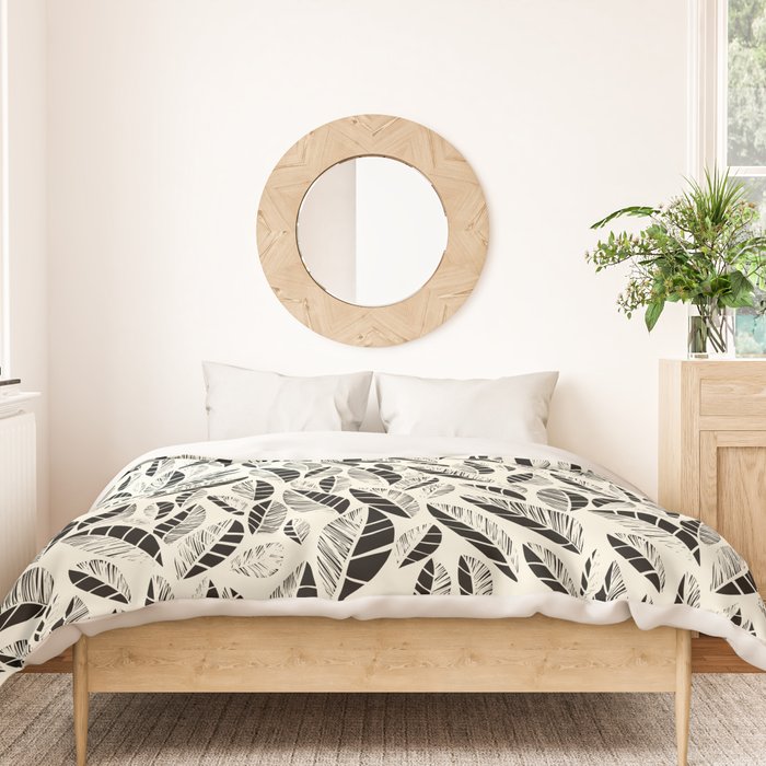 Wildlife Safari Laeves black ´n white Duvet Cover Gallery Image 3