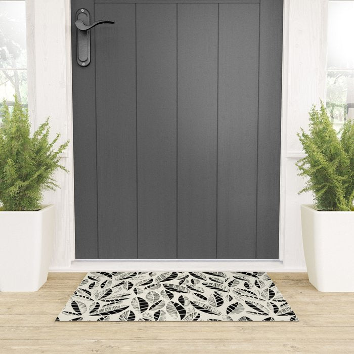Wildlife Safari Laeves black ´n white Welcome Mat Gallery Image 3