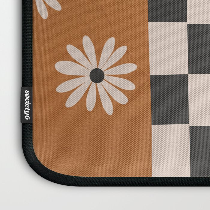 Daisy Daydreams 4 Laptop Sleeve Gallery Image 3