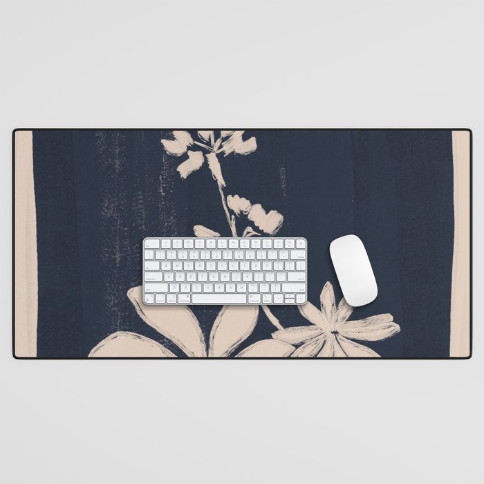 minimal plant 19 Desk Mat Gallery Image 1