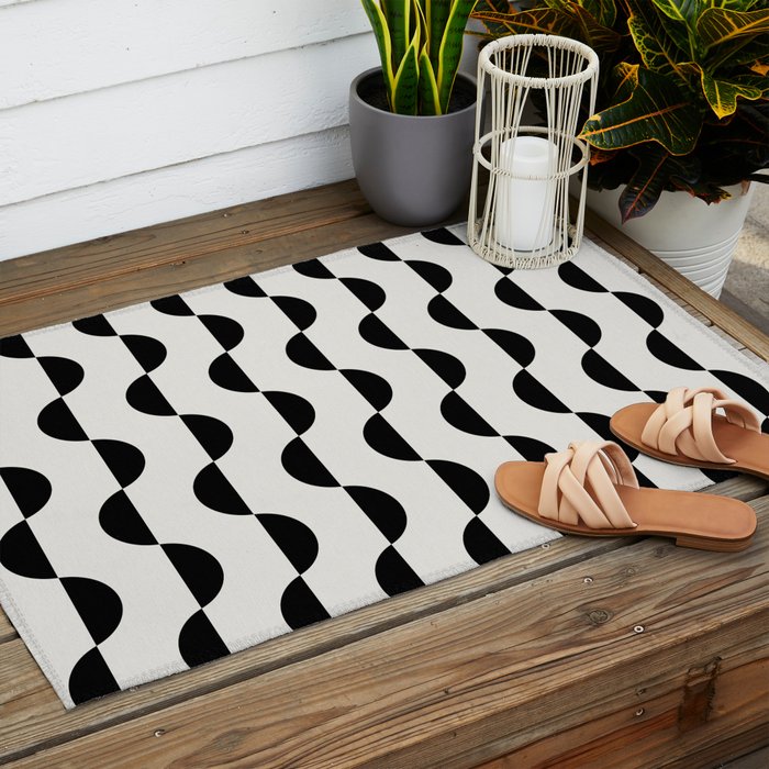 Gwynne Pattern - Black & White Outdoor Rug Gallery Image 2