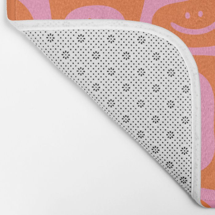 Retro happy face checkered pattern Bath Mat Gallery Image 2
