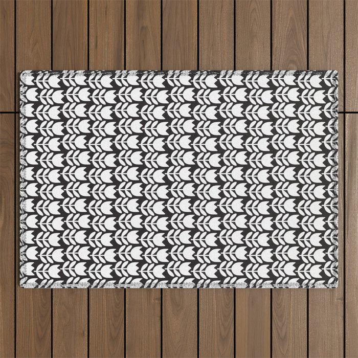 Tulip - Black & White  Outdoor Rug Gallery Image 1