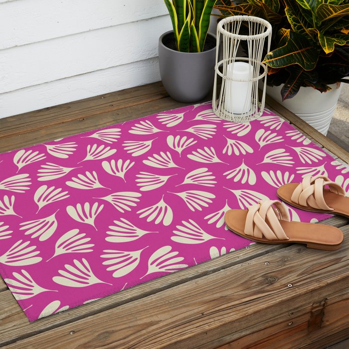 Wispy Leaves Contemporary Pattern in Deep Thulian Pink Outdoor Rug Gallery Image 2