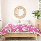 Wispy Leaves Contemporary Pattern in Deep Thulian Pink Duvet Cover Gallery Image 3