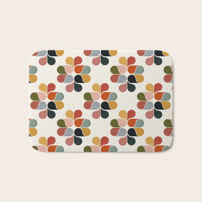 Retro geometry pattern Bath Mat Gallery Image 1