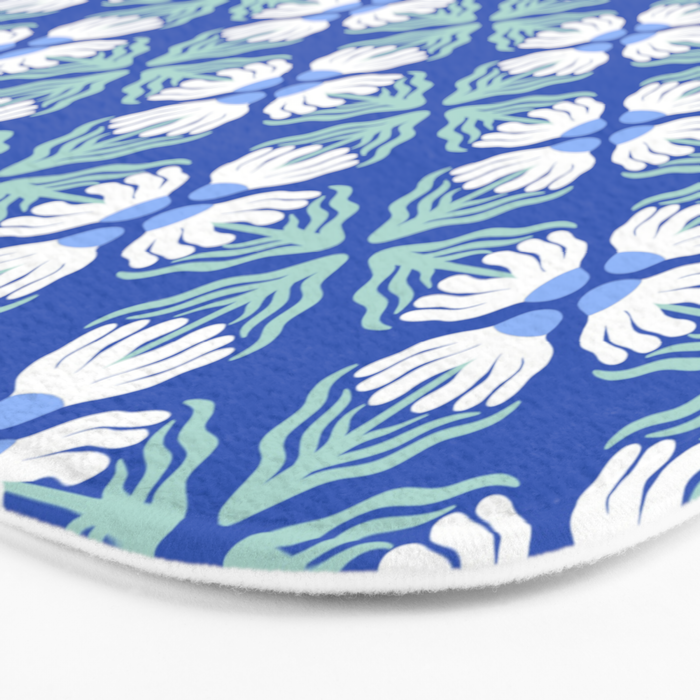 Funky Wavy Daisy Pattern Bath Mat Gallery Image 3