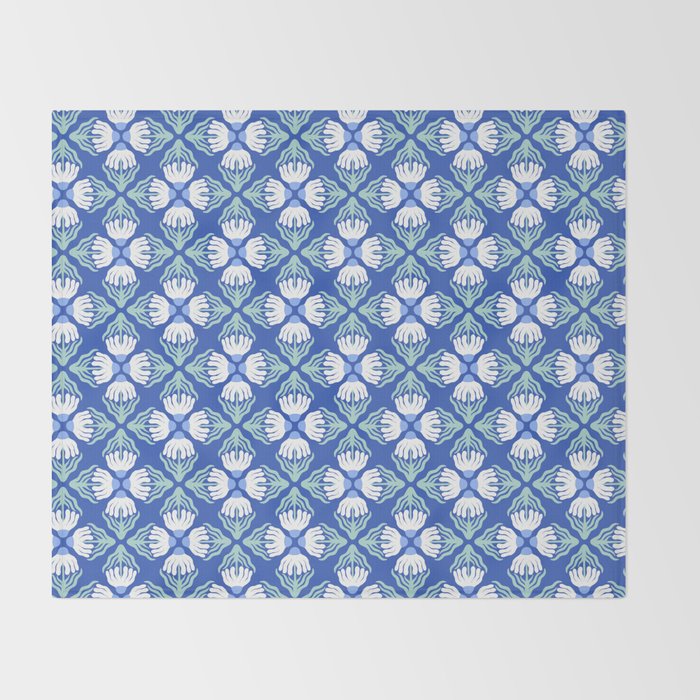 Funky Wavy Daisy Pattern Throw Blanket Gallery Image 2