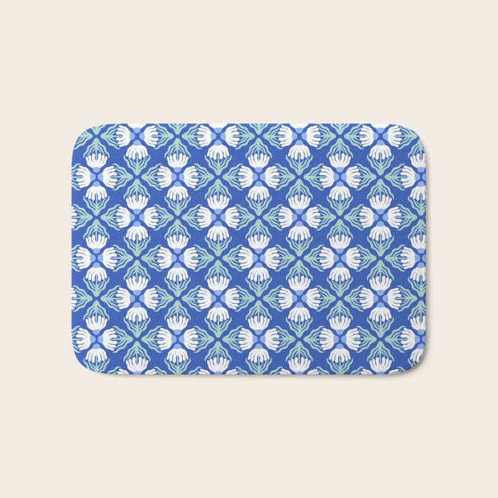 Funky Wavy Daisy Pattern Bath Mat Gallery Image 1