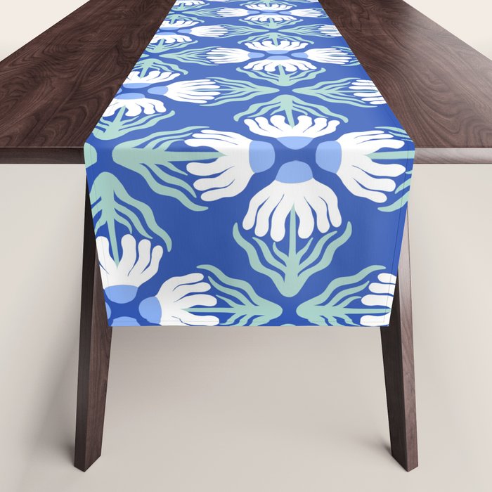 Funky Wavy Daisy Pattern Table Runner Gallery Image 1