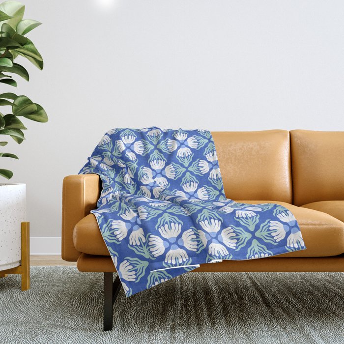 Funky Wavy Daisy Pattern Throw Blanket Gallery Image 1