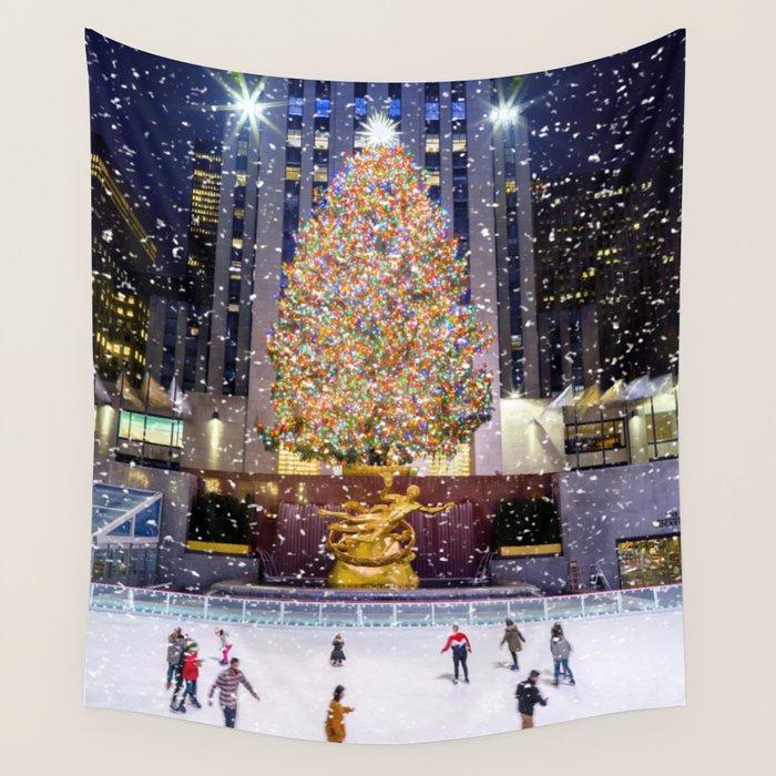 Rockefeller Center Christmas Tree New York City Wall Tapestry Gallery Image 1
