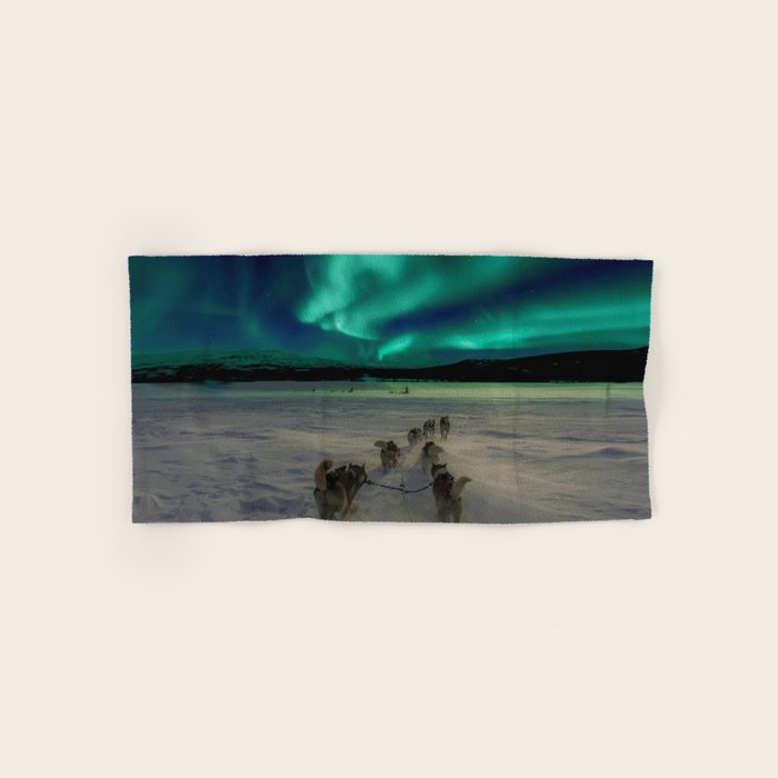 Winter Northern Lights Dog Sled (Color) Bath Towel Gallery Image 1