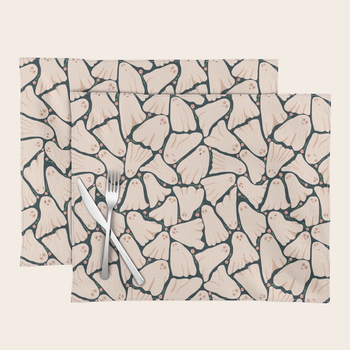 Little ghosts and flowers halloween pattern Placemat Gallery Image 1