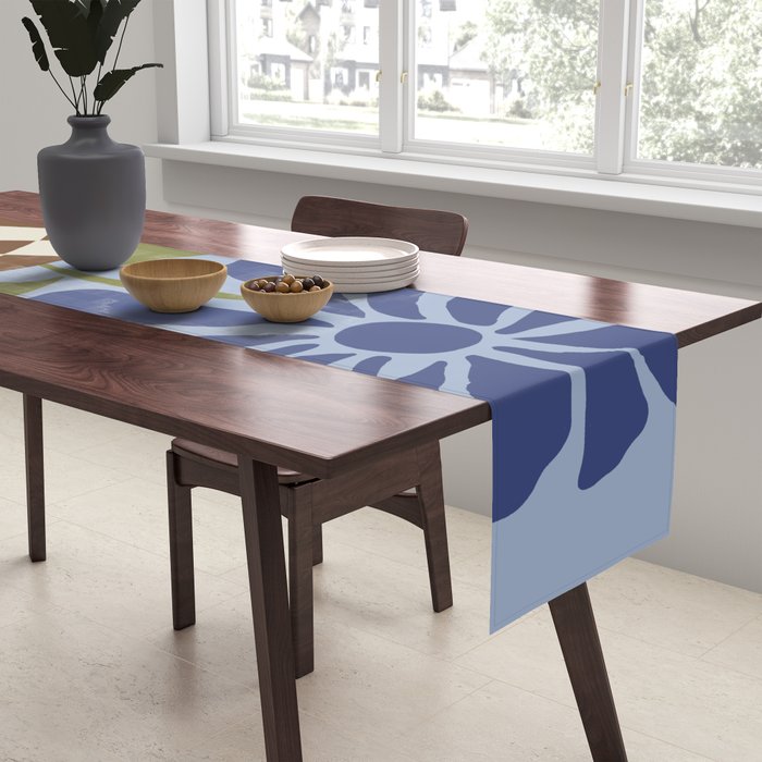 Big blooming flowerpot  Table Runner Gallery Image 2