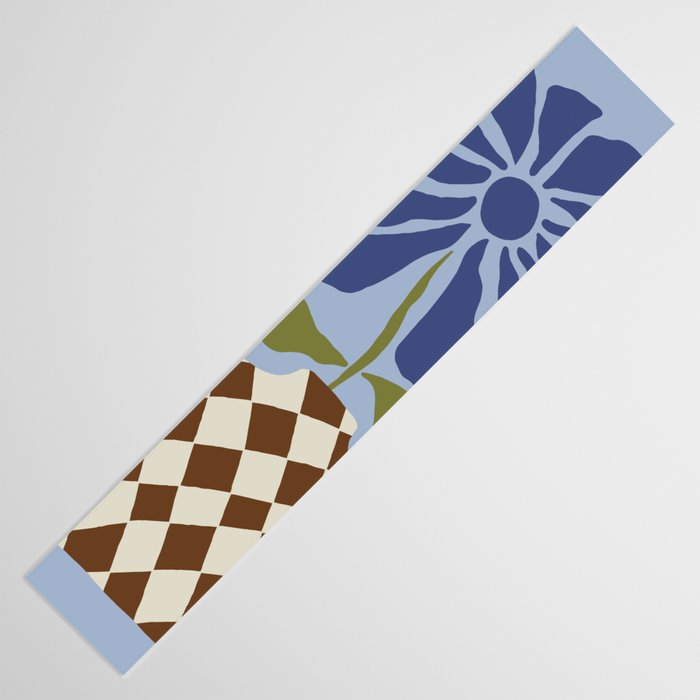Big blooming flowerpot  Table Runner Gallery Image 3