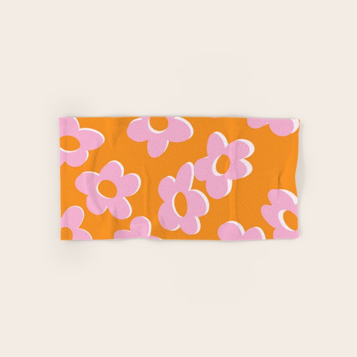 Groovy Daisy || Retro Flower Vibrant Print 60s 70s Bath Towel Gallery Image 1