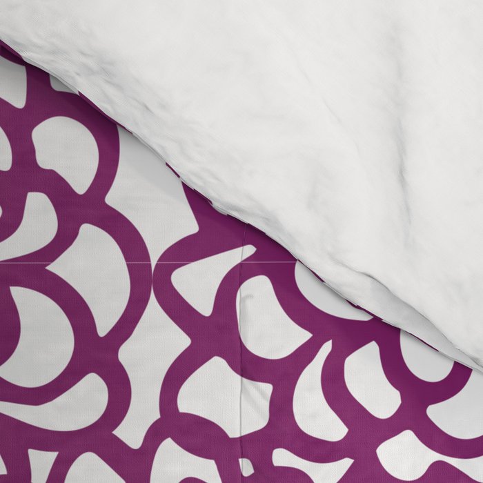 dahlia: purple floral pattern Comforter Gallery Image 4