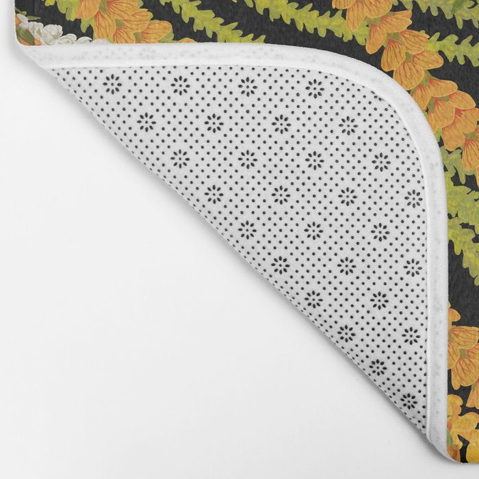 Diagonal Lei with more pakalana to add more green to the design Bath Mat Gallery Image 2