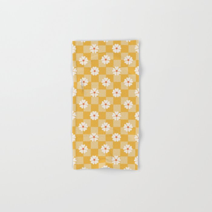 Daisies On Yellow Checkerboard Bath Towel Gallery Image 1