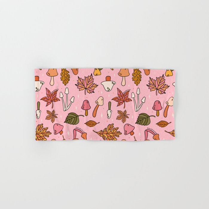 Falling Leaves Print Bath Towel Gallery Image 1
