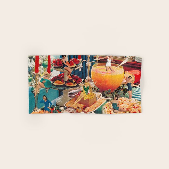 The Feast Bath Towel Gallery Image 1