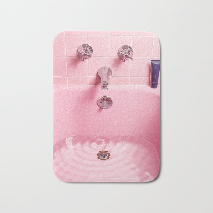 Pink Bathtub Bath Mat Gallery Image 1